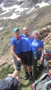 Günter Bergmann (links) mit seinen Alpinis-Kollegen beim Training auf Korsika: Simon Bartl-Zuba und Conny Wrage. 