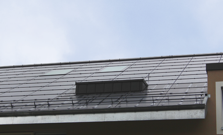 Integrierte PV-Anlage mit Unterdach MENTO 3000 connect